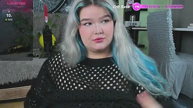 Snapshot of _CandyM1lky_ chatting on 10.30.25 CandyM1lky online show from 10.30.25