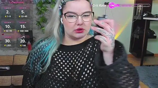 Snapshot of _CandyM1lky_ chatting on 11.10.25 CandyM1lky online show from 11.10.25