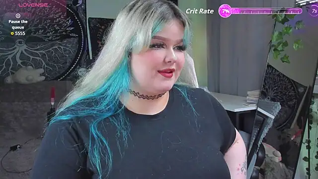 Snapshot of _CandyM1lky_ chatting on 11.15.25 CandyM1lky online show from 11.15.25