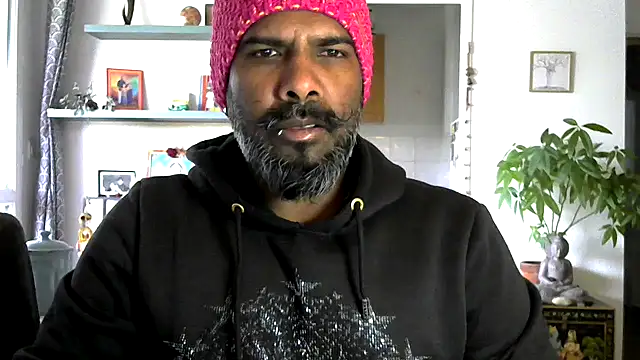 Snapshot of frenchblackc31 chatting on 05.18.26 frenchblackc31 online show from 05.18.26