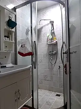 defgghj online show from 10.17.25