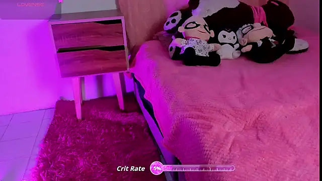 Snapshot of Alanaloiiss_ chatting on 10.31.25 Alanaloiiss online show from 10.31.25