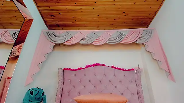  Abby white  online show from 10.02.25