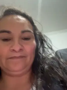 Snapshot of StefiAlizon70 chatting on 10.18.25 StefiAlizon70 online show from 10.18.25