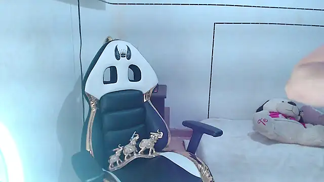 Snapshot of StefiAlizon70 chatting on 11.06.25 StefiAlizon70 online show from 11.06.25