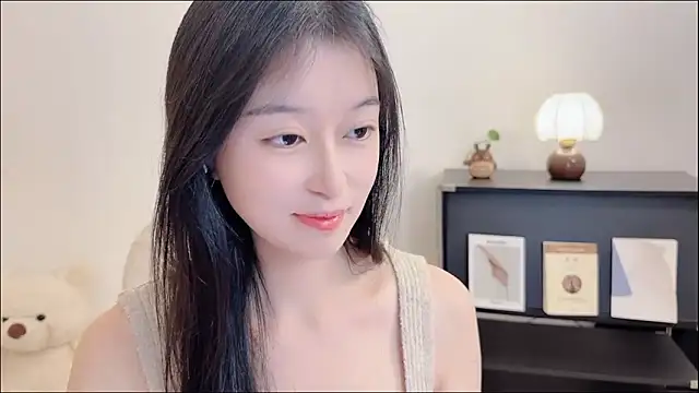 Onechestnut online show from 10.21.25