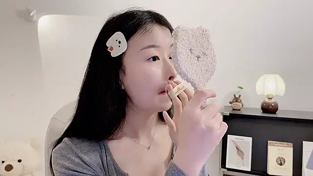 Onechestnut online show from 11.23.25