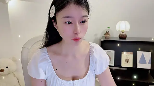 Onechestnut online show from 11.26.25