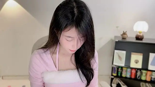 Onechestnut online show from 12.21.25