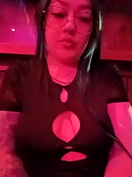 Snapshot of Dulcedeanis chatting on 02.23.26 Dulcedeanis online show from 02.23.26