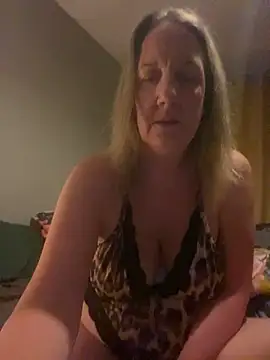 Snapshot of X-Victoria-X chatting on 11.03.25 X-Victoria-X online show from 11.03.25