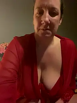 Snapshot of X-Victoria-X chatting on 11.06.25 X-Victoria-X online show from 11.06.25