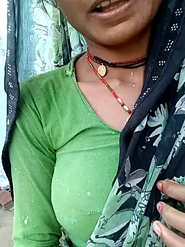 Snapshot of Shiya_janu chatting on 10.14.25 Shiya janu online show from 10.14.25
