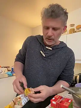 Snapshot of max219 chatting on 03.26.26 max219 online show from 03.26.26