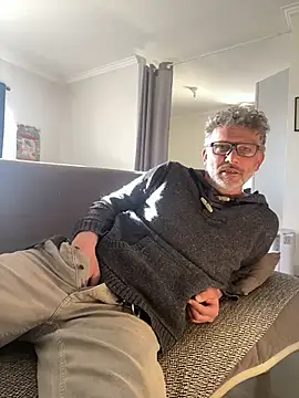 Snapshot of max219 chatting on 03.29.26 max219 online show from 03.29.26