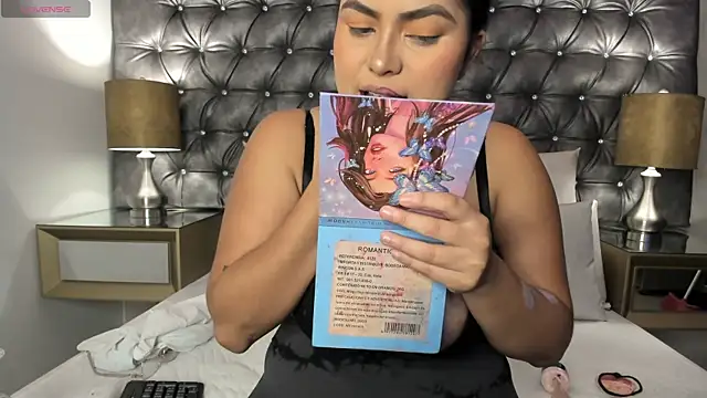 Snapshot of ValentinaBreats chatting on 09.13.25 ValentinaBreats online show from 09.13.25