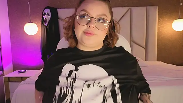 Miiss Bubble online show from 10.21.25