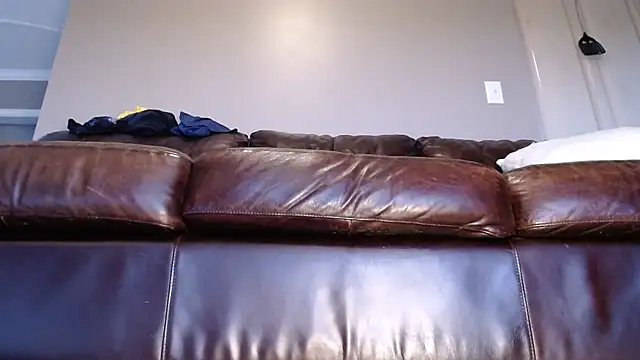 Blueeyedzaya  online show from 10.27.25