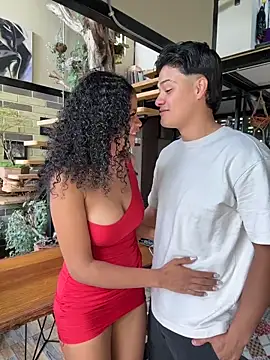 Snapshot of Rose-andres chatting on 11.16.25 Rose-andres online show from 11.16.25