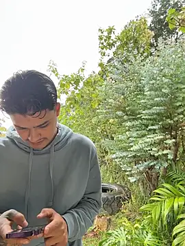 Snapshot of Rose-andres chatting on 11.28.25 Rose-andres online show from 11.28.25