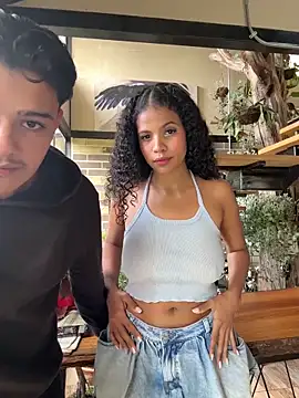 Snapshot of Rose-andres chatting on 11.29.25 Rose-andres online show from 11.29.25