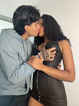 Snapshot of Rose-andres chatting on 02.25.26 Rose-andres online show from 02.25.26