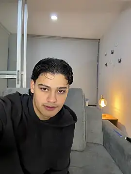 Snapshot of Rose-andres chatting on 02.26.26 Rose-andres online show from 02.26.26