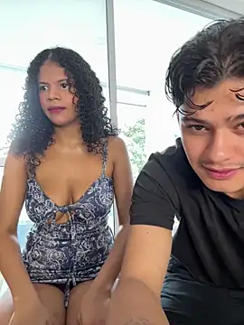 Snapshot of Rose-andres chatting on 03.01.26 Rose-andres online show from 03.01.26