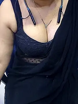 Snapshot of Anuforyou19 chatting on 10.13.25 Anuforyou19 online show from 10.13.25