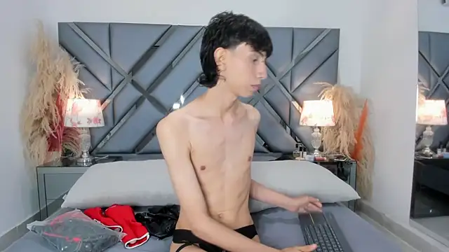 Milan LewisS online show from 10.15.25