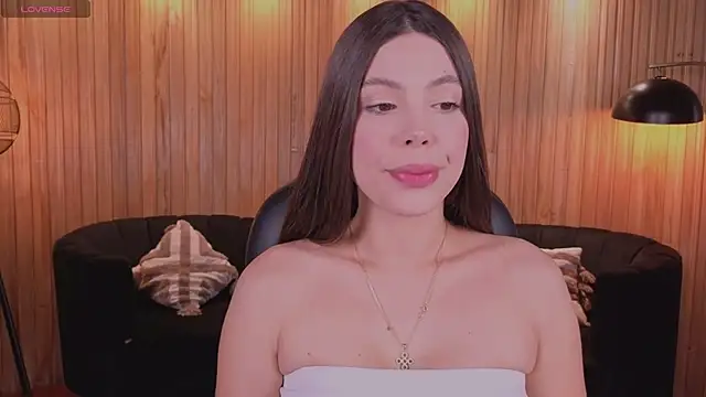 Snapshot of MeganScott chatting on 06.17.26 MeganScott online show from 06.17.26