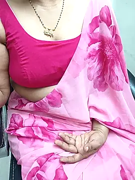 Snapshot of Anushka134 chatting on 09.30.25 Anushka134 online show from 09.30.25