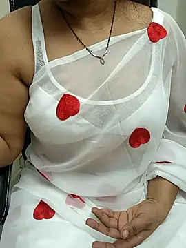 Snapshot of Anushka134 chatting on 10.05.25 Anushka134 online show from 10.05.25