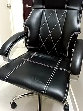 Snapshot of Anushka134 chatting on 10.20.25 Anushka134 online show from 10.20.25