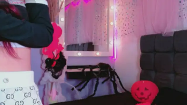 NataliaPrada s online show from 10.27.25