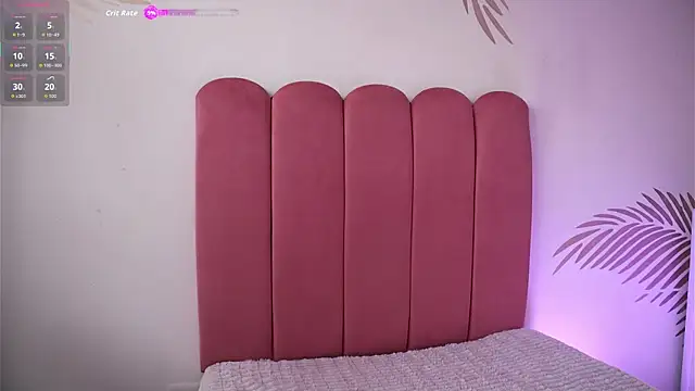 Snapshot of charlotterusso chatting on 10.09.25 charlotterusso online show from 10.09.25