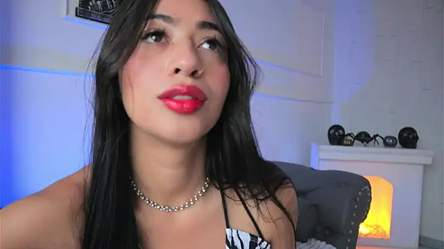 Snapshot of charlotterusso chatting on 10.22.25 charlotterusso online show from 10.22.25