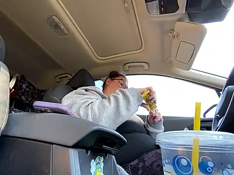 Snapshot of GirlSquirt chatting on 11.02.25 GirlSquirt online show from 11.02.25