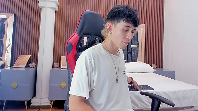 Michael blue online show from 10.17.25