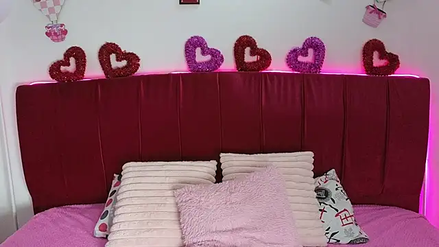 Snapshot of cuteeimy chatting on 02.26.26 cuteeimy online show from 02.26.26