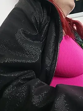 carolinhe  online show from 10.09.25