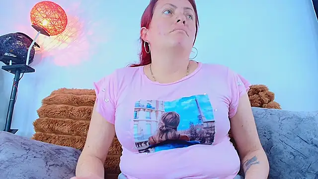 carolinhe  online show from 11.11.25