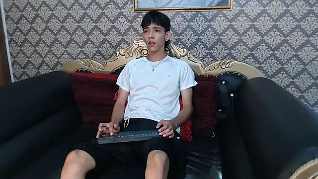 Snapshot of Sebas_cat chatting on 09.13.25 Sebas cat online show from 09.13.25