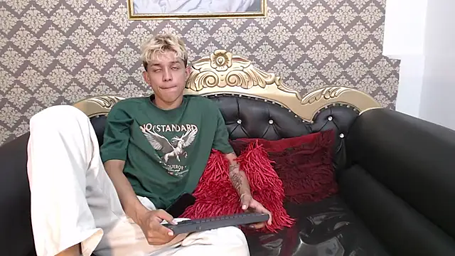 Snapshot of Sebas_cat chatting on 09.20.25 Sebas cat online show from 09.20.25