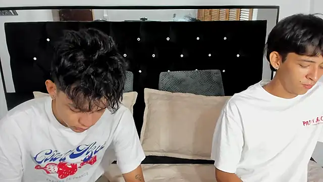 Snapshot of Sebas_cat chatting on 10.21.25 Sebas cat online show from 10.21.25