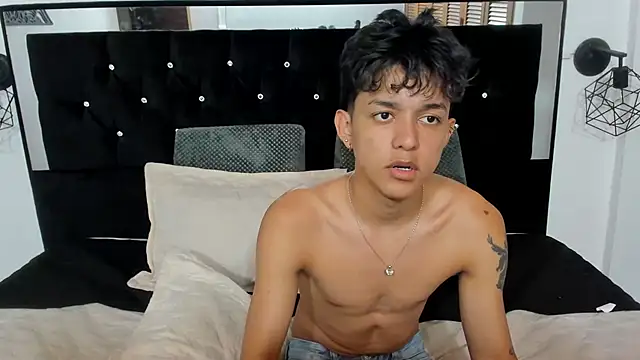 Snapshot of Sebas_cat chatting on 10.22.25 Sebas cat online show from 10.22.25