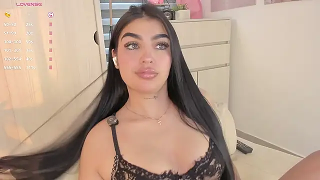 EmmyKenner online show from 10.21.25