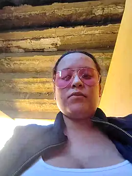 Snapshot of You-sexy-starr chatting on 09.23.25 You-sexy-starr online show from 09.23.25