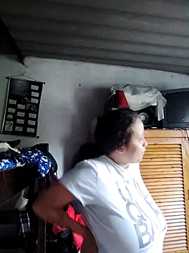 Snapshot of You-sexy-starr chatting on 10.08.25 You-sexy-starr online show from 10.08.25