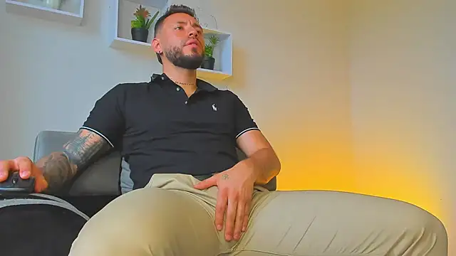 Snapshot of DIMITRI_MASTEER chatting on 10.01.25 DIMITRI MASTEER online show from 10.01.25